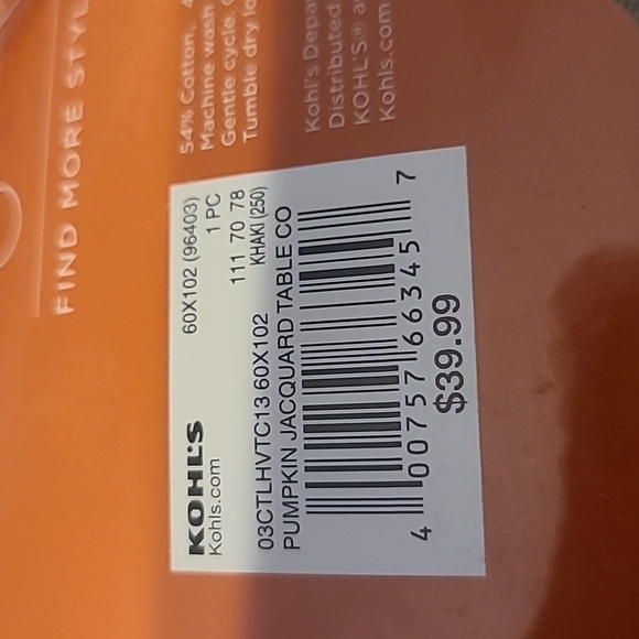 KOHLS CLOTH TABLE CLOTH OBLONG 60"X102" GOLD, CLASSIC, CLASSY. - Picture 4 of 5